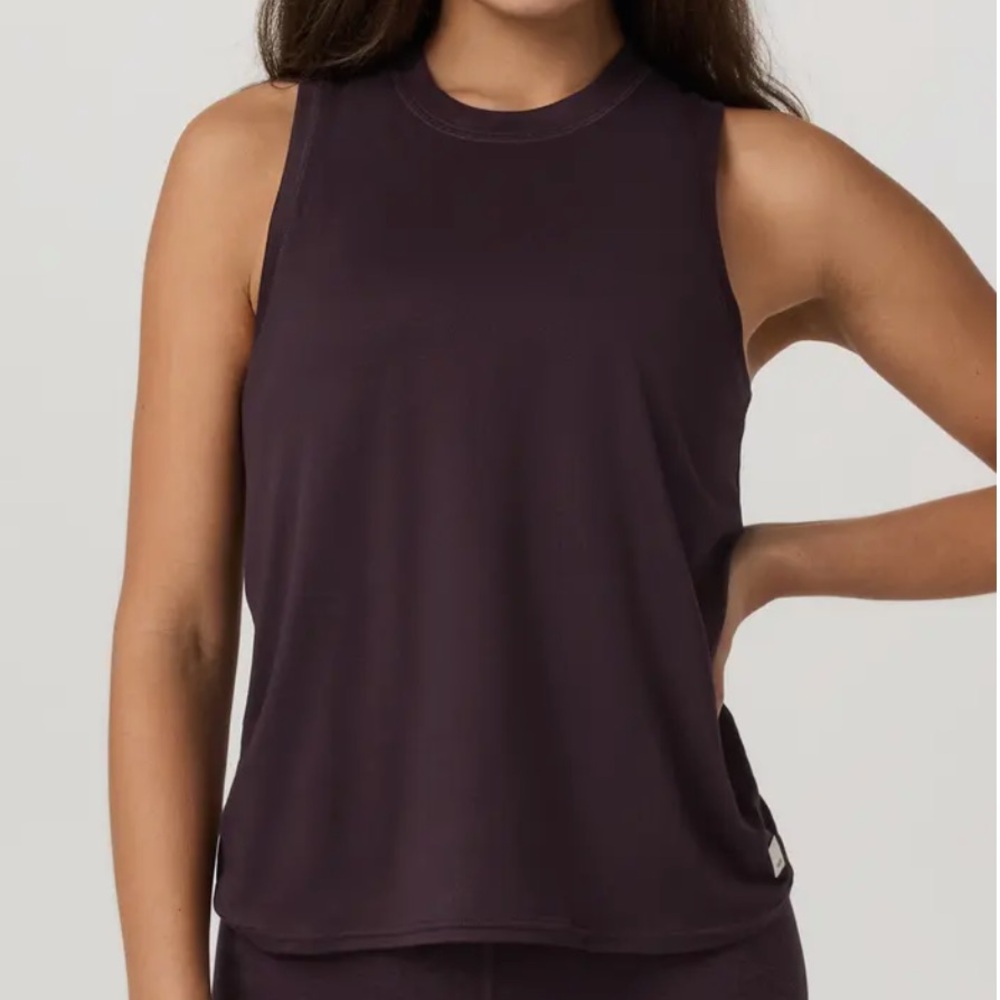 🆕 Vuori Energy Long Top in Raisin • Woman’s Size Small